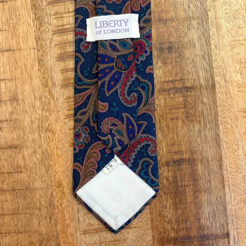 Liberty of London Silk Tie Mens Paisley Navy Vintage Made in USA 56 x3 1/8